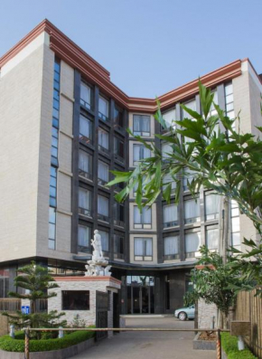  Golden Tulip Essential Lagos Airport Hotel  Лагос